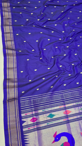 Dark Fancy Lotus Pallu